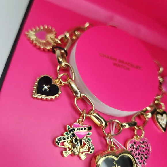 ED Hardy Watch Bracelet with 1 Heart-shaped watch face & 6 Charms Y2K Style NWT - Picture 4 of 7